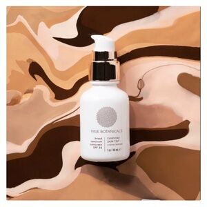 True Botanicals - Everyday Skin Tint SPF 30 (Deep Neutral)